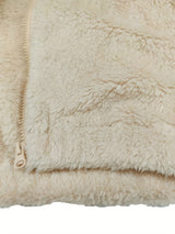 Trui Zachte Teddy Gilet beige detail schuine zoom