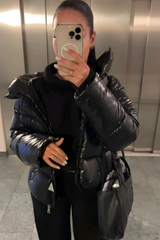 Veste matelassée brillante à capuche avec coupe courte pour femmes