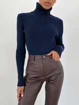 Alvera - Maglione classico da donna a collo alto