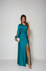 Elegante jurk satijn groen met split en asymmetrisch design front view