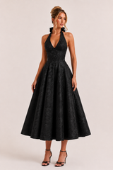 Elegante abito midi con scollo all'americana e gonna ampia