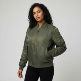 Chaqueta bomber clásica con detalles utilitarios