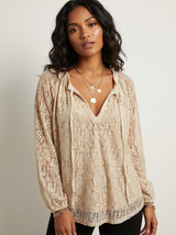 Airy Lace Blouse with Bohemian Look