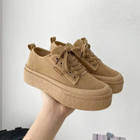 Sneakers alla moda estive con suola morbida