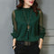 Blusa otoñal con volantes y mangas transparentes